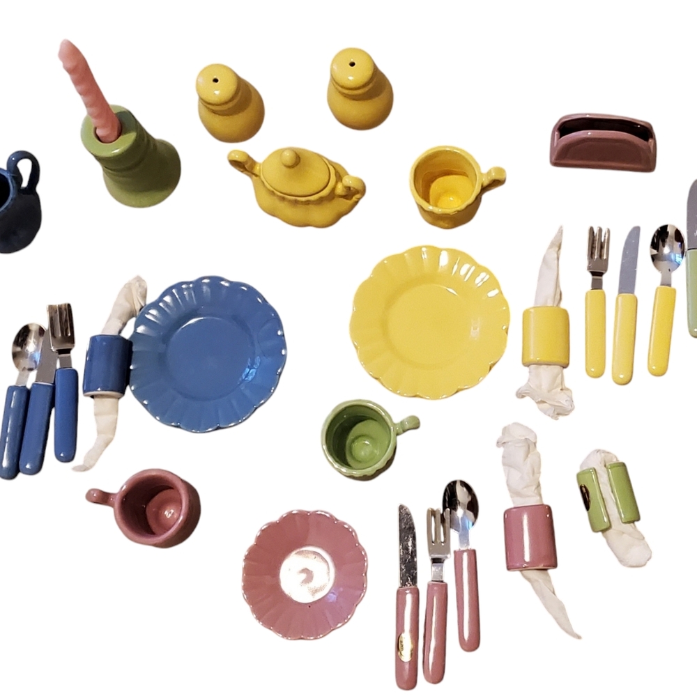 A toy porcelain dinner a day tea set